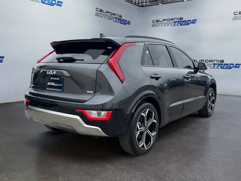 Used 2025 Kia Niro EX Touring FWD image 5
