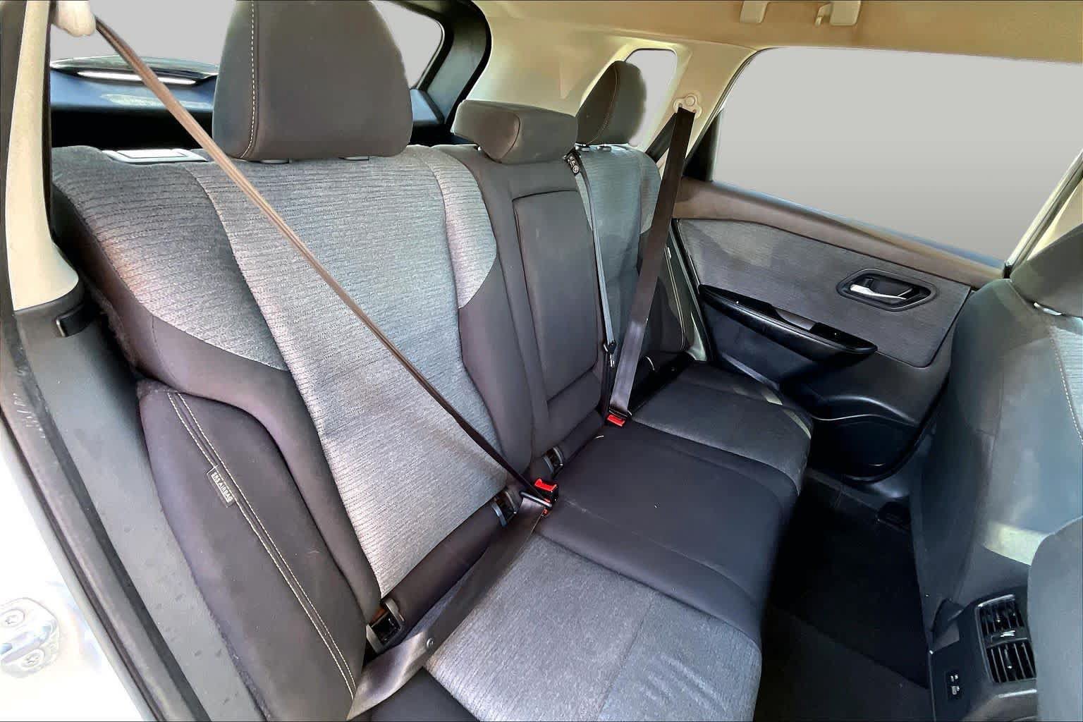Used 2023 Nissan Rogue SV FWD image 19