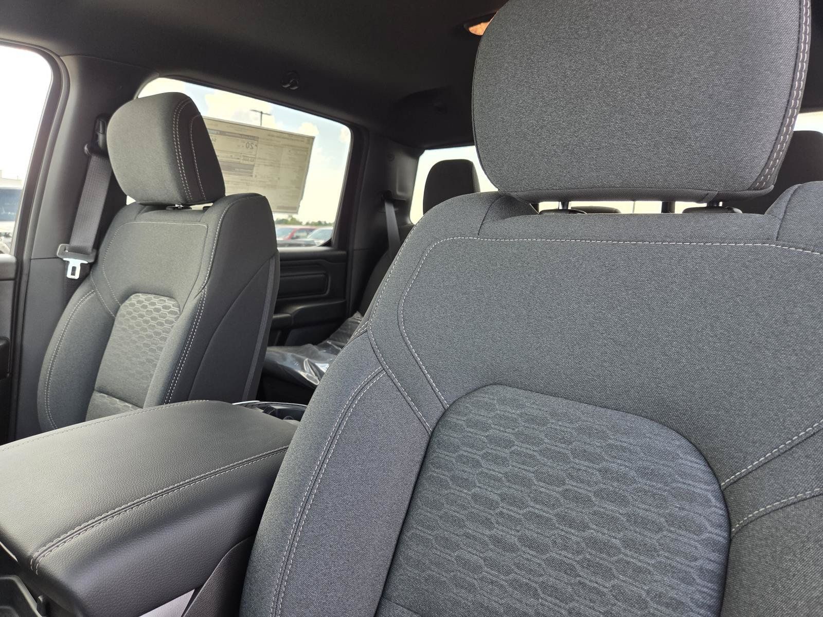 New 2026 RAM 1500 Express AWD/4WD image 22