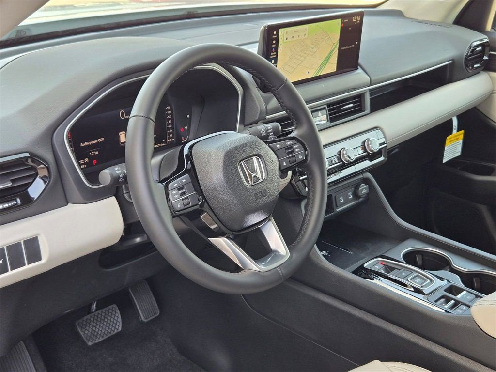 New 2026 Honda Pilot Touring image 13