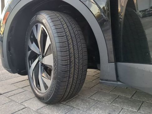 Certified 2021 Volkswagen ID.4 Pro S w/ Gradient Package image 36