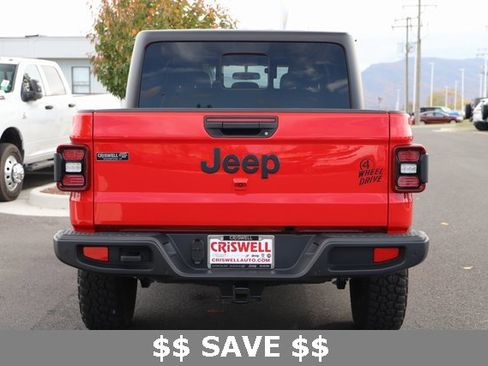 Used 2023 Jeep Gladiator Willys image 4