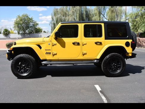 Used 2019 Jeep Wrangler Unlimited Sahara image 4