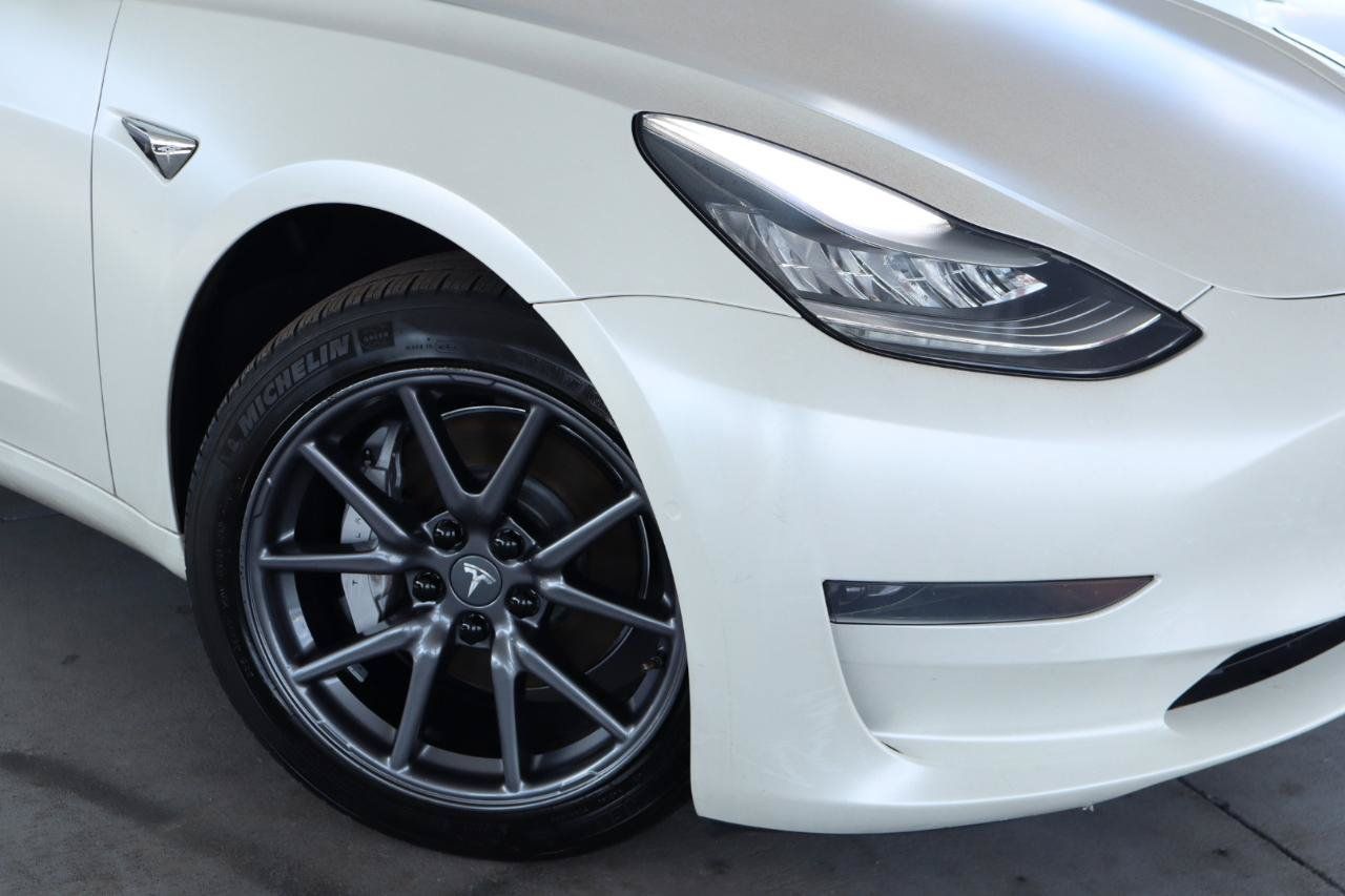 Used 2020 Tesla Model 3 Standard Range Plus RWD image 4