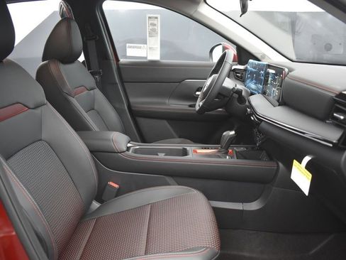 New 2025 Nissan Kicks SR image 23