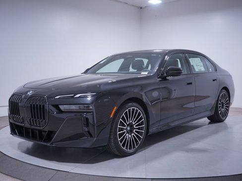 New 2026 BMW 740i w/ Premium Package image 1