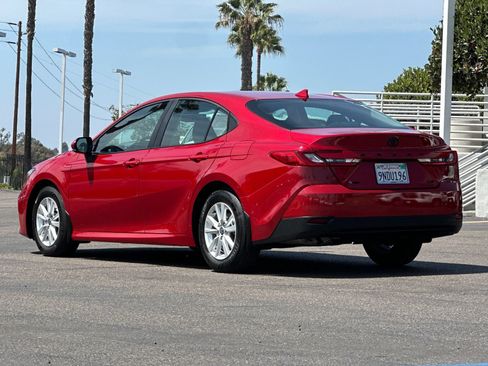 Used 2025 Toyota Camry LE FWD image 3