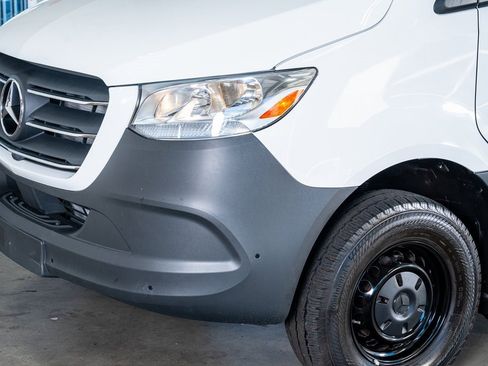 Used 2022 Mercedes-Benz Sprinter 3500 image 13