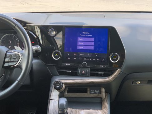 Used 2024 Lexus NX 250 FWD w/ Towing Package (2000 Lbs) image 31