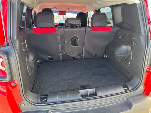 Used 2018 Jeep Renegade Latitude w/ Popular Equipment Group AWD/4WD image 27