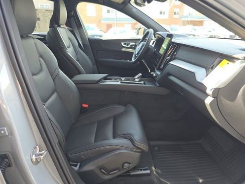New 2026 Volvo XC60 T8 Ultra w/ Protection Package Premier AWD/4WD image 14