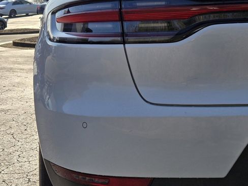 Used 2021 Porsche Macan image 9