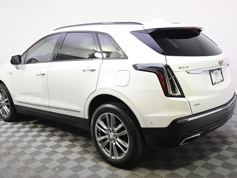 Certified 2025 Cadillac XT5 Sportv w/ Technology Package AWD/4WD image 3