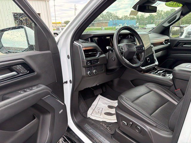 Used 2025 GMC Yukon Denali AWD/4WD image 30