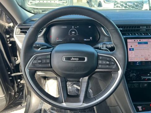 Used 2023 Jeep Grand Cherokee Limited AWD/4WD image 14