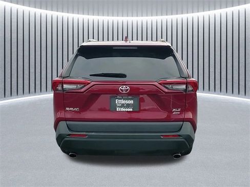 Used 2021 Toyota RAV4 XLE image 4
