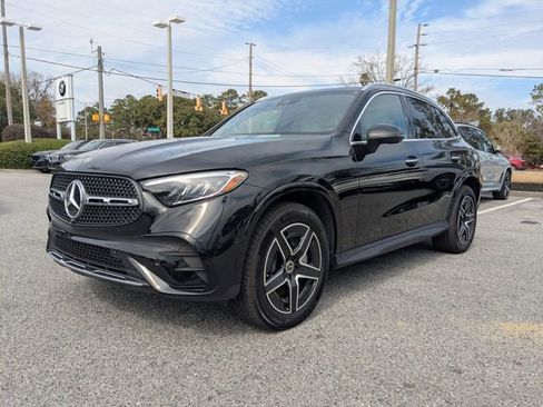 Used 2025 Mercedes-Benz GLC 300 4MATIC image 8
