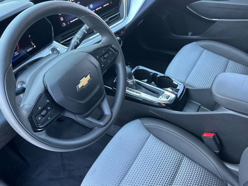 Used 2024 Chevrolet Trax LT image 11