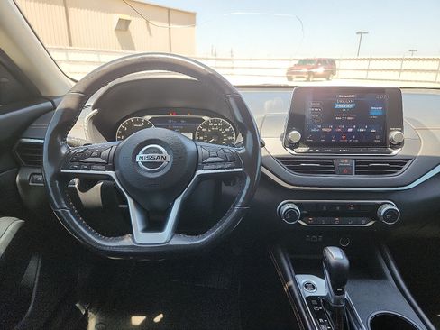 Used 2022 Nissan Altima 2.5 SR FWD image 11