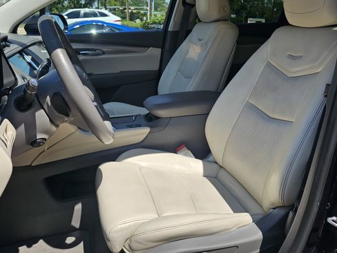 Used 2017 Cadillac XT5 Luxury w/ Driver Awareness Package image 25