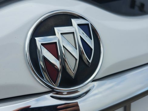 Used 2020 Buick Enclave Essence w/ Sound and Sites Package image 17