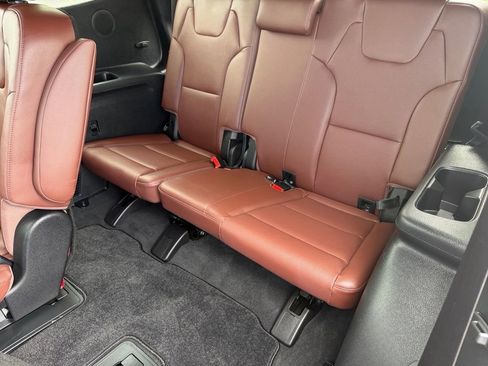 Used 2024 Kia Telluride SX w/ Towing Package FWD image 14