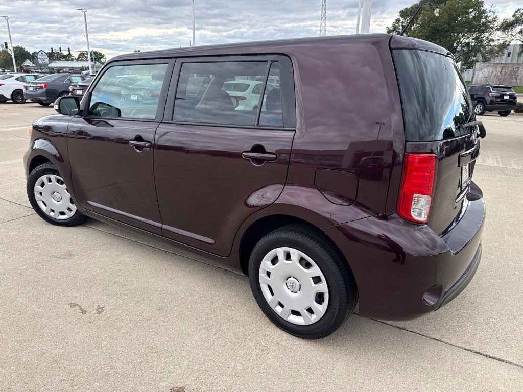 Used 2015 Scion xB FWD image 5