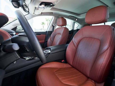 Used 2022 Maserati Levante GT image 28