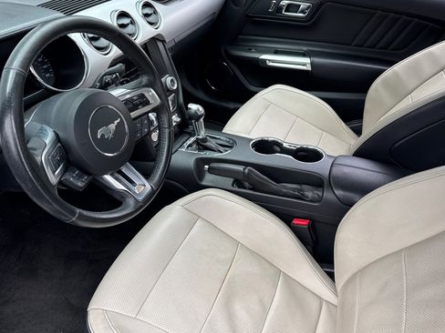 Used 2015 Ford Mustang Premium RWD image 10
