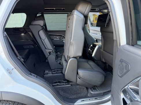 Used 2025 Land Rover Range Rover Long Wheelbase SE image 21