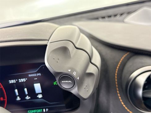 Used 2024 McLaren 750S Spider image 12