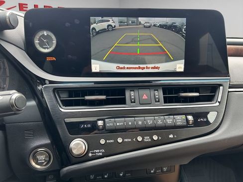 Used 2023 Lexus ES 250 w/ Premium Package AWD/4WD image 22