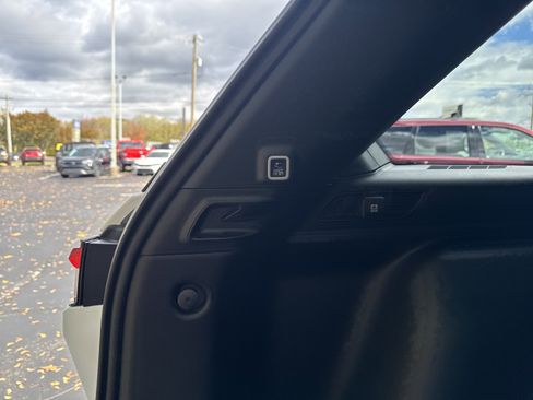 Certified 2023 Jeep Grand Cherokee Altitude image 10