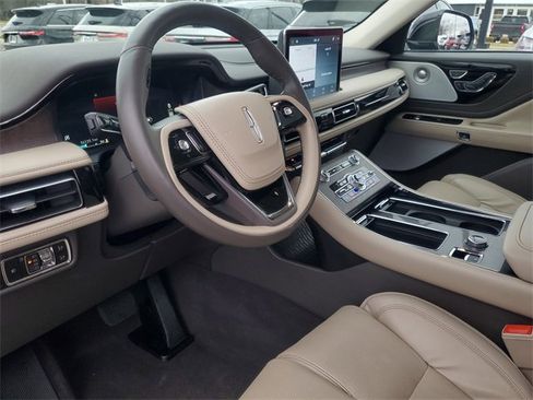 Certified 2024 Lincoln Aviator Reserve w/ Equipment Group 201A image 16