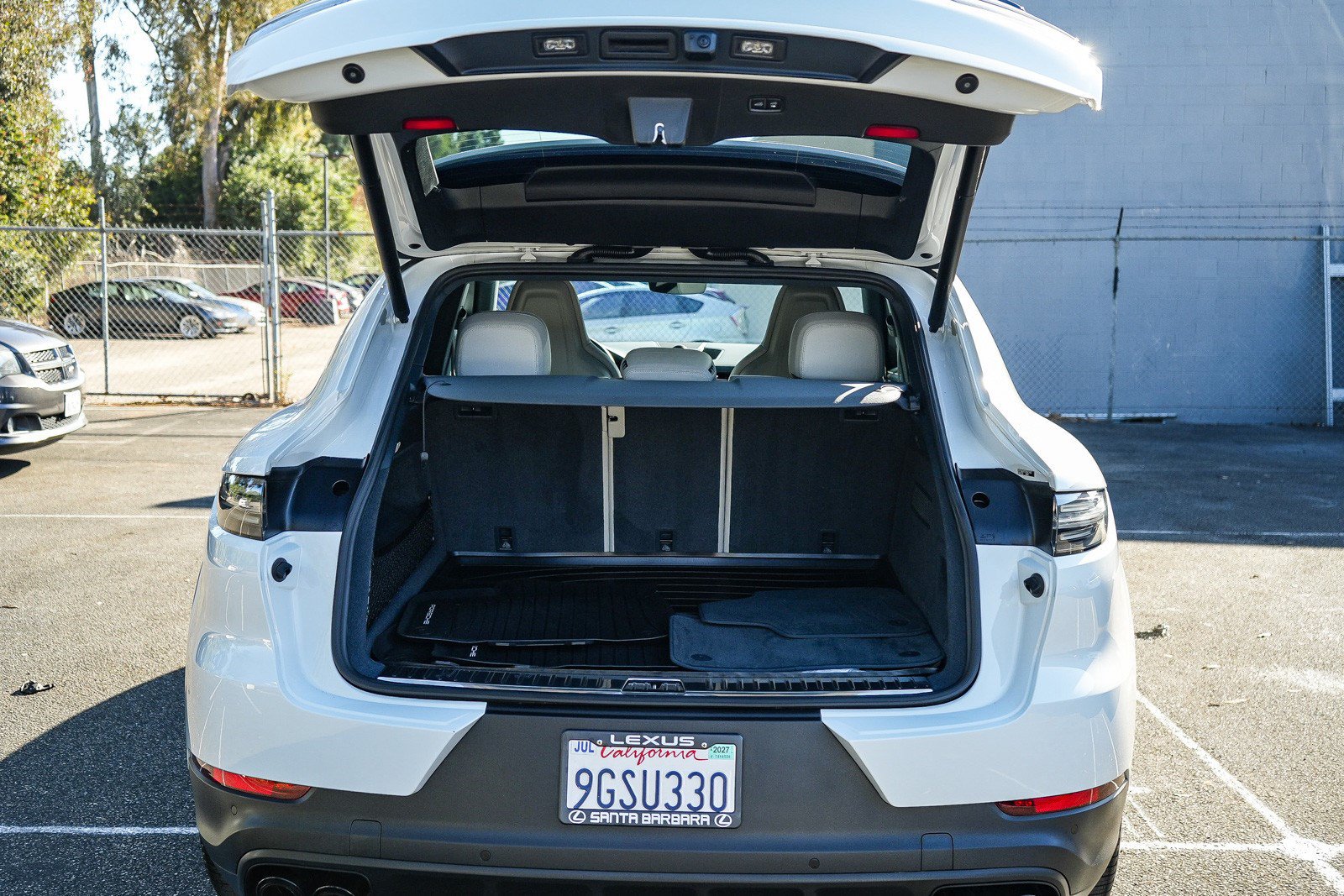Used 2023 Porsche Cayenne Coupe AWD/4WD image 25