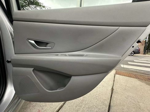 Used 2021 Hyundai Elantra SEL FWD image 32