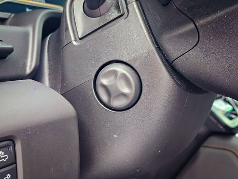 Certified 2024 GMC Sierra 1500 AT4 w/ Technology Package image 18