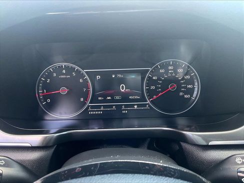 Used 2022 Kia Sorento LX FWD image 13