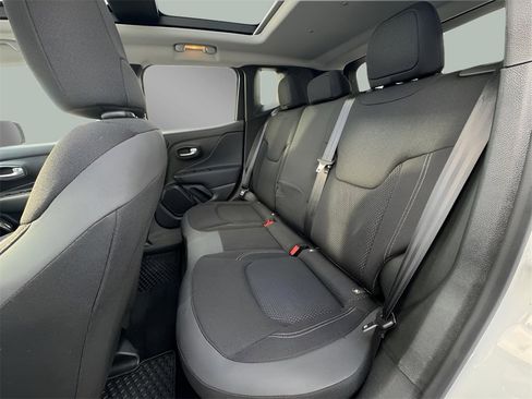 Used 2023 Jeep Renegade Altitude w/ Sun/Sound Group image 13