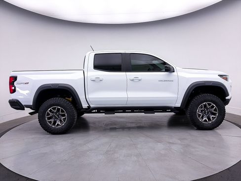 Used 2024 Chevrolet Colorado ZR2 w/ ZR2 Convenience Package III AWD/4WD image 50