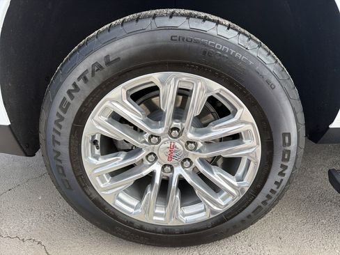 Used 2023 GMC Yukon SLT w/ SLT Luxury Package RWD image 19