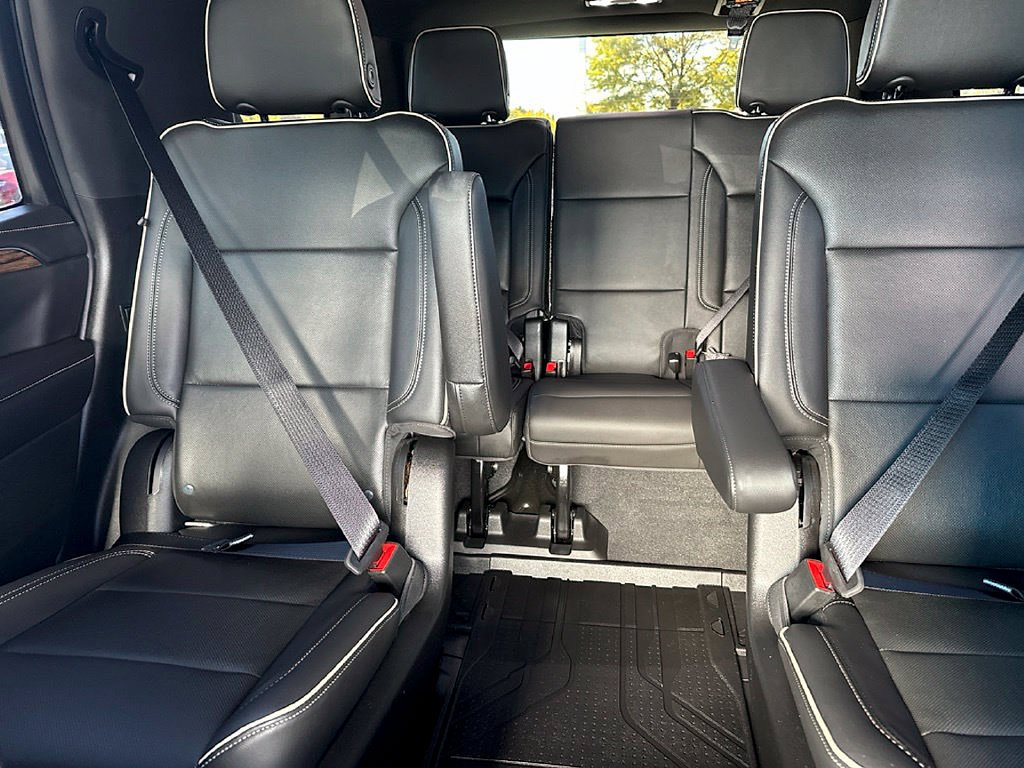 Used 2021 Chevrolet Tahoe Premier AWD/4WD image 12