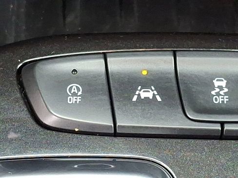 Used 2024 Chevrolet TrailBlazer RS w/ Driver Confidence Package image 24