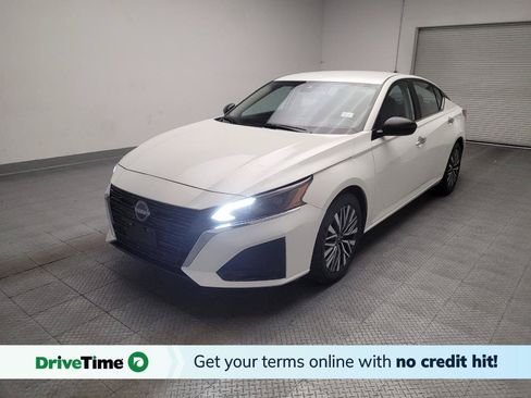 Used 2025 Nissan Altima 2.5 SV FWD image 1