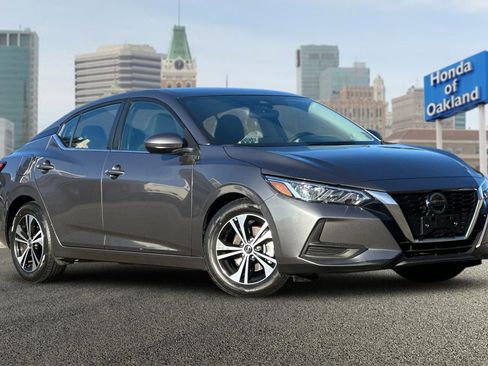 Used 2023 Nissan Sentra SV image 2
