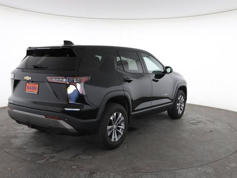 Used 2025 Chevrolet Equinox LT FWD image 12
