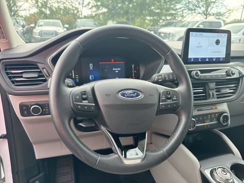 Used 2023 Ford Escape Active FWD image 11