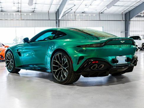 Used 2025 Aston Martin V8 Vantage Coupe RWD image 4