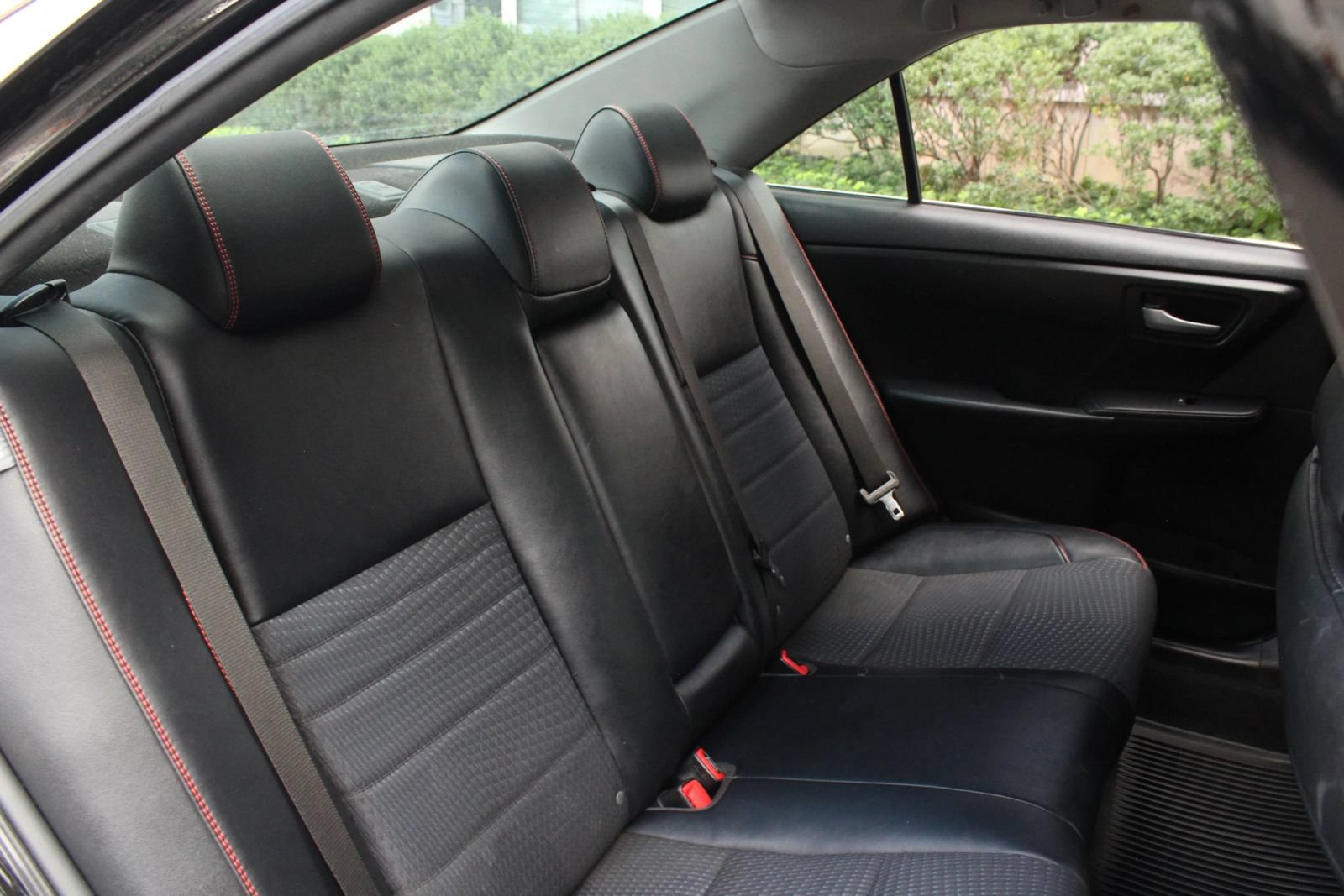 Used 2015 Toyota Camry SE FWD image 20