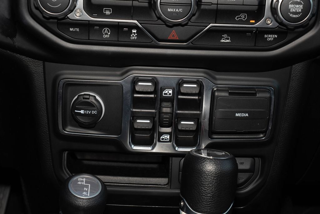Used 2023 Jeep Wrangler Unlimited Sport AWD/4WD image 22